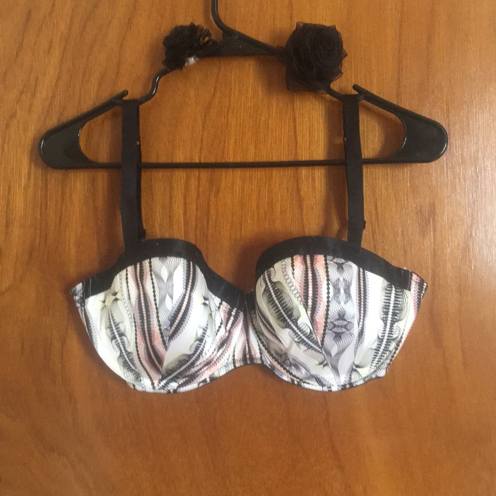 😍 NWOT 32-34 D Bra